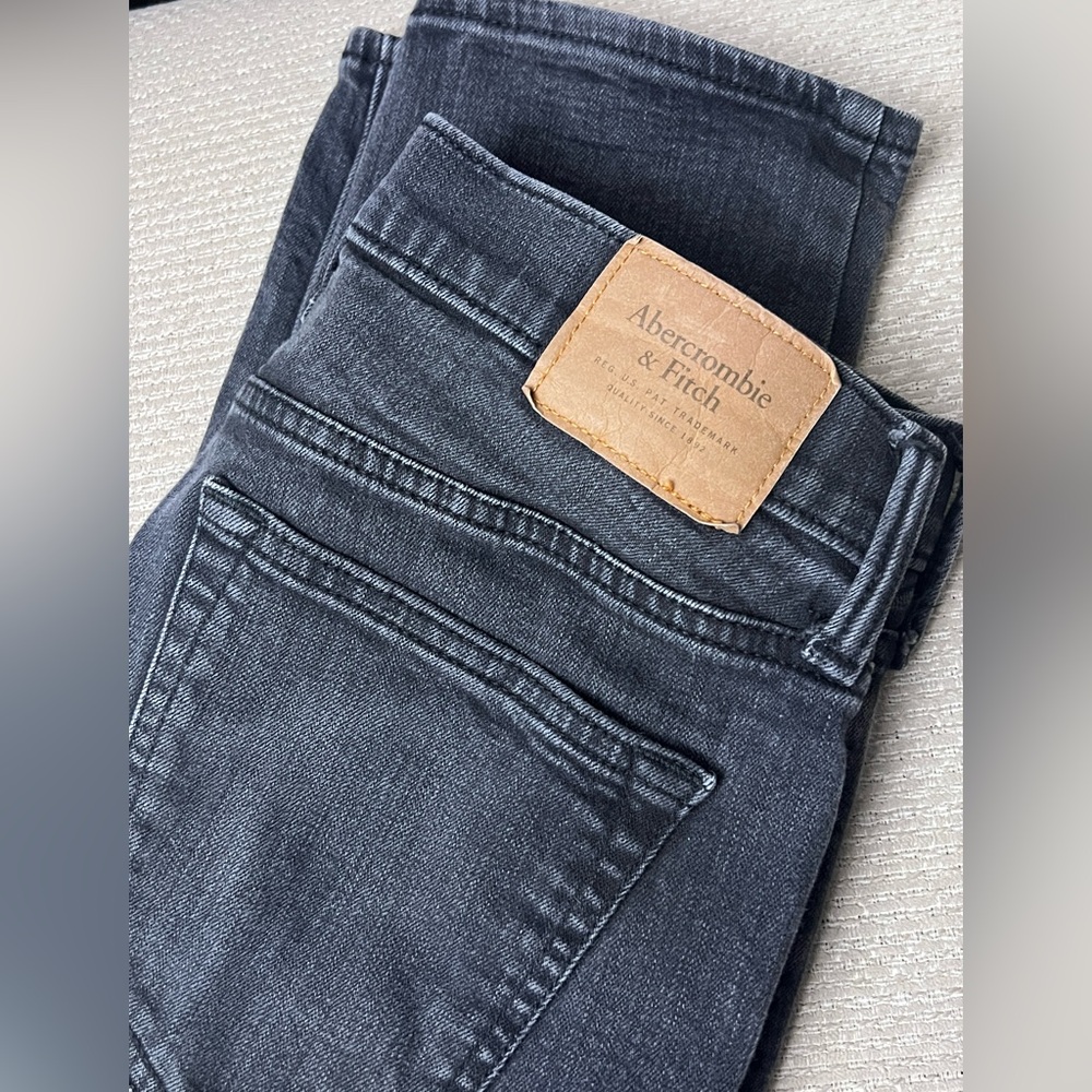 Abercrombie & Fitch 29 x 30 straight leg black jean
